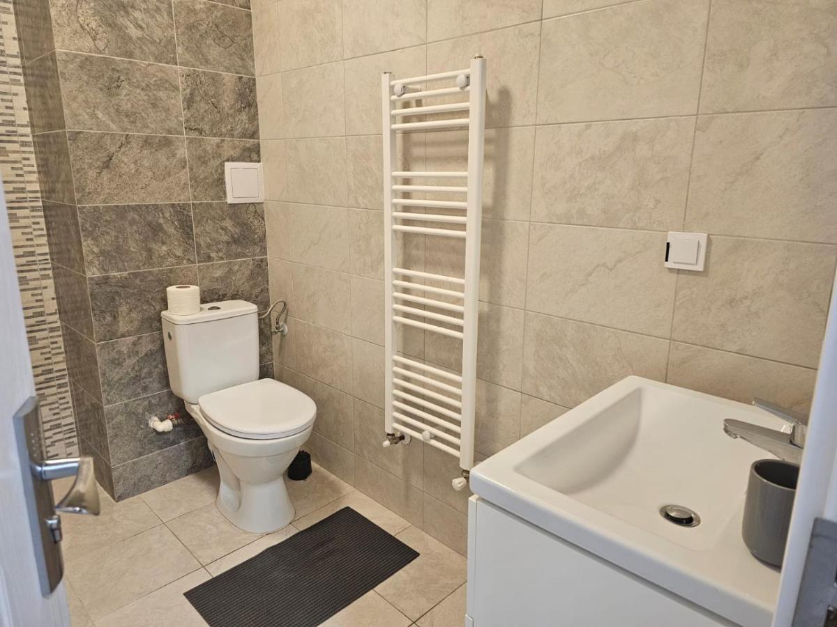 Astero Apartments Premium Accomodation Iasi Bagian luar foto