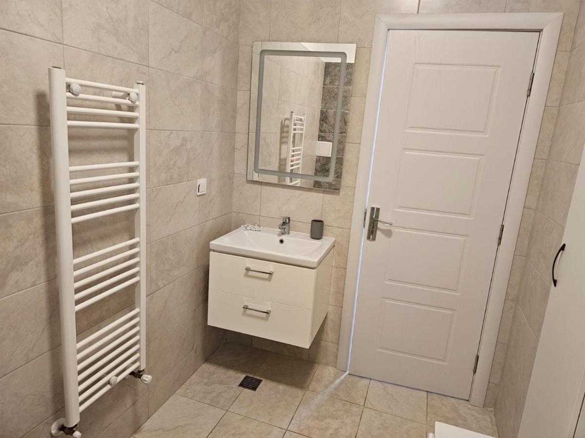 Astero Apartments Premium Accomodation Iasi Bagian luar foto